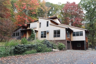 232 Red Arrow Rd, Ligonier, PA 15658