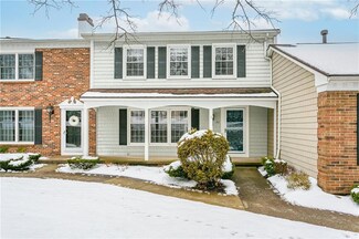 60 New Wickham Dr, Penfield, NY 14526