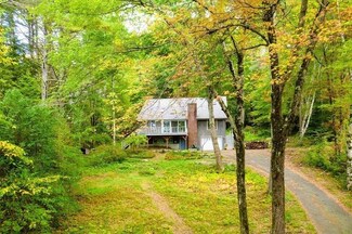 8 Bray Ct, Pelham, MA 01002