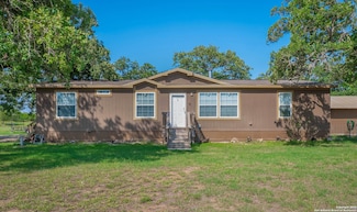 5121 County Road 427, Stockdale, TX 78160