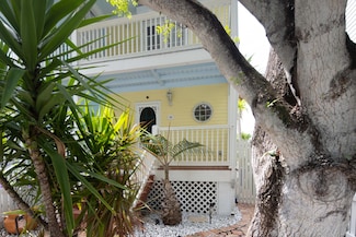18 Golf Club Dr, Key West, FL 33040