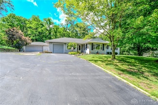 11 Ironwood Dr, Dayton, OH 45449