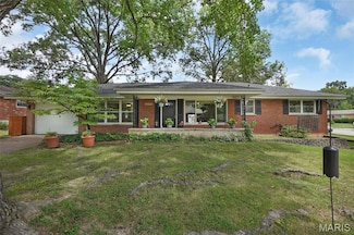 10029 Barberton Dr, Saint Louis, MO 63126