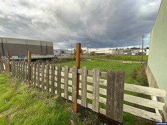 795 Edgewater St NW, Salem, OR 97304