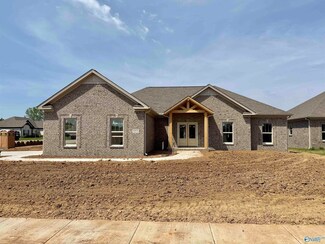 1005 Newbury Cove, Decatur, AL 35603