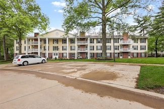 1511 Hampton Hall Dr Unit 22, Chesterfield, MO 63017