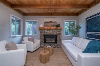 108 Pinewood Ln Unit 104, Ketchum, ID 83340