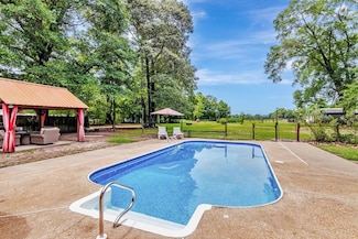 3544 State Highway 85, Laurel Hill, FL 32567