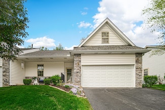 2726 White Pine Cir, Valparaiso, IN 46383