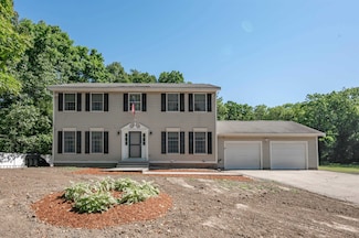 4 Mark St, Hudson, NH 03051