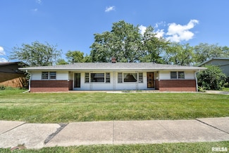 1602 Highwood Ave, Pekin, IL 61554