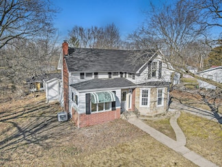 1300 River St, Three Rivers, MI 49093