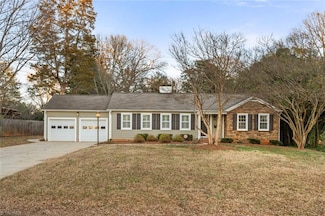 1217 Ashburton Ln, Winston Salem, NC 27106