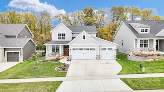 1311 Ravenwood Dr, Mahomet, IL 61853