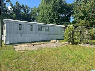 114 County Rd, Phenix City, AL 36870