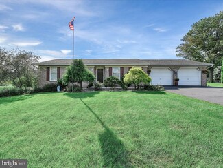 2 Royal Rd, Palmyra, PA 17078