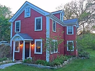 37 Elm St, Blackstone, MA 01504