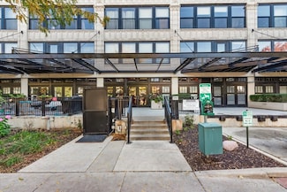 1001 W 15th St Unit 243, Chicago, IL 60608