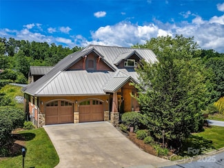 20 Narrows Run Loop, Hendersonville, NC 28791