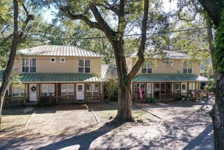 26 Apaco St Unit A, Apalachicola, FL 32320
