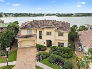 3045 S Island Dr, Seabrook, TX 77586
