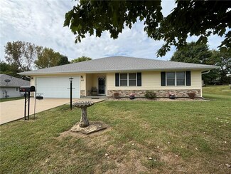 200 S Cedar St, Savannah, MO 64485