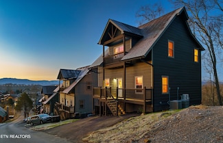 2127 Eagle Feather Dr, Sevierville, TN 37876