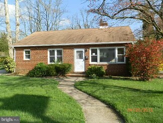 40 W Emlen Ave, Lawnside, NJ 08045
