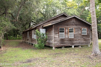 5619 Grierson St, Moss Point, MS 39563