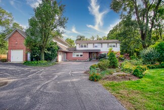 27W253 Liberty St, Winfield, IL 60190