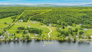 302 Ledge Hill Dr, Saint Albans, VT 05478