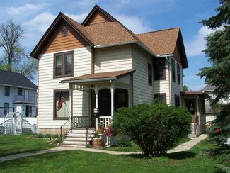 442 W James St, Columbus, WI 53925