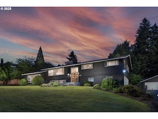 860 Skyland Dr, Lake Oswego, OR 97034