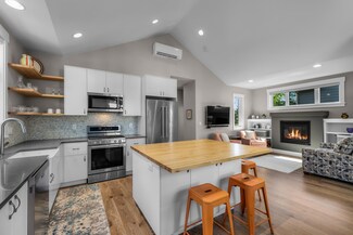 1909 NW Monterey Mews Ln, Bend, OR 97703