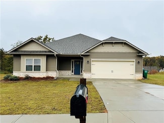 2204 Remington Dr, Commerce, GA 30529