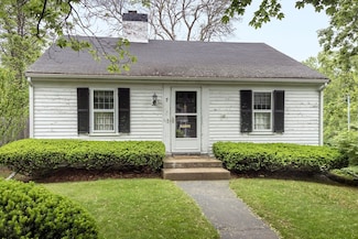 7 Cedar St, Hingham, MA 02043