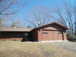 99 Park Ln, Kenyon, MN 55946