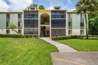 3232 Lake Pine Way E Unit H2, Tarpon Springs, FL 34688