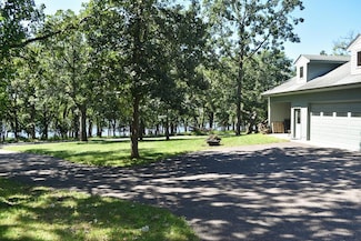 5 Point Rd, Bayport, MN 55003