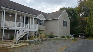 371 Hartford Ave E, Uxbridge, MA 01569