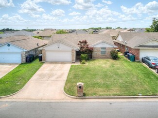 321 Bradgate Dr, Yukon, OK 73099