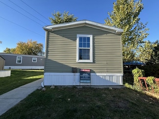 24843 Woodmont Ln Unit 121, Harrison Township, MI 48045