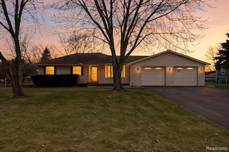 4225 Lapeer St, Columbiaville, MI 48421