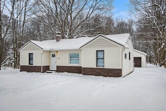 8352 N 14th St, Kalamazoo, MI 49009