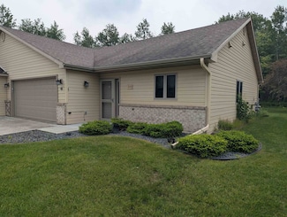 332 Hickory St, Duluth, MN 55811