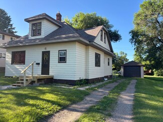 315 1st Ave S, New Rockford, ND 58356