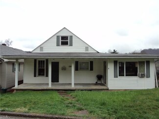 1310 N 8th St, Martins Ferry, OH 43935