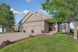 1904 Rock Ridge Ln, Saint Peter, MN 56082