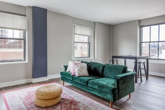 400 Walnut St Unit 301, Des Moines, IA 50309