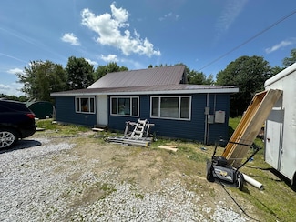 386 Zions Hill Rd, Chesterville, ME 04938